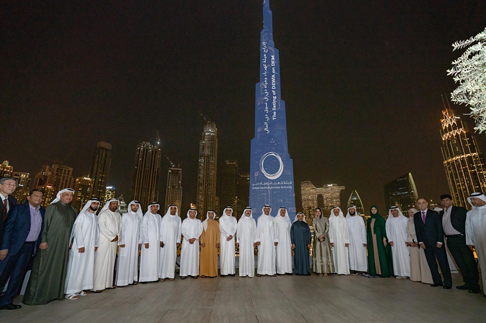 برج خليفة يحتفي ببدء تداول أسهم الهيئة في سوق دبي المالي
