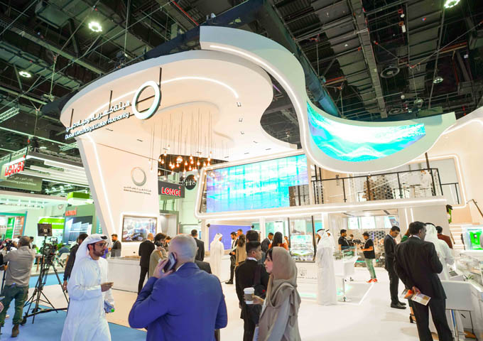 هيئة كهرباء ومياه دبي تستعرض أبرز مشروعاتها ومبادراتها المبتكرة في القمة العالمية لطاقة المستقبل 2024