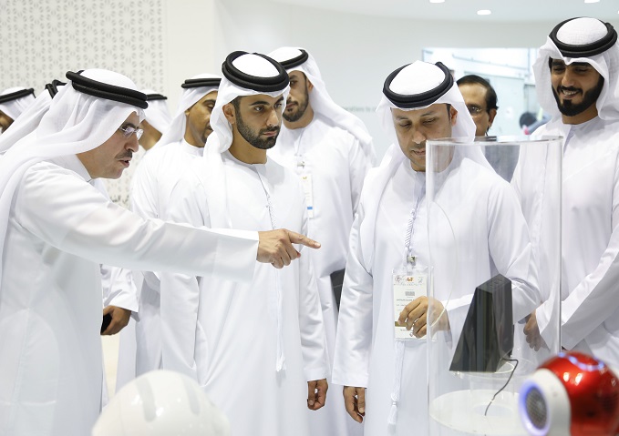 HH Sheikh Mansoor bin Mohammed bin Rashid Al Maktoum reviews DEWA’s latest services, technologies and smart initiatives