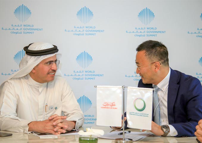 العضو المنتدب الرئيس التنفيذ لهيئة كهرباء ومياه دبي يستقبل وفداً رفيع المستوى من شركة "هواوي" العالمية 