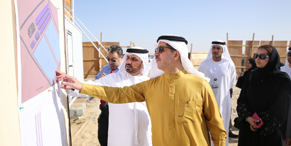 سعادة /سعيد محمد الطاير يطلع على سير العمل في محطة ضخ وتحلية المياه باستخدام الطاقة الشمسية في مجمع محمد بن راشد آل مكتوم للطاقة الشمسية