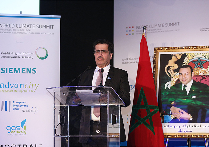 سعادة نائب رئيس المجلس الأعلى للطاقة في دبي والعضو المنتدب الرئيس التنفيذي لهيئة كهرباء ومياه دبي يطلق تقرير حالة الاقتصاد الأخضر 2017