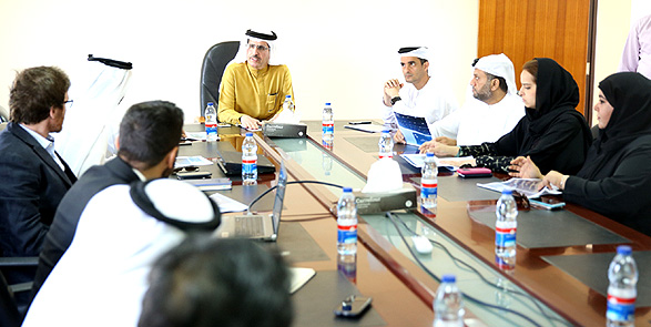 العضو المنتدب الرئيس التنفيذي لهيئة كهرباء ومياه دبي يتفقد سير العمل المشروع الثاني من مجمع “محمد بن راشد آل مكتوم للطاقة الشمسية” بقدرة 200 ميجاوات