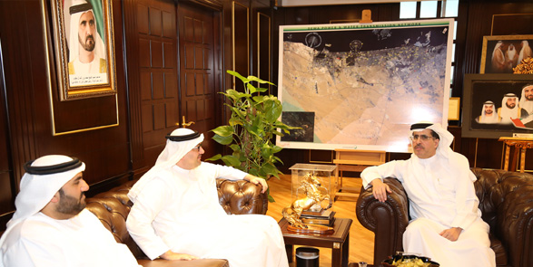 العضو المنتدب الرئيس التنفيذي لهيئة كهرباء ومياه دبي يستقبل وفداً من شركة "مصدر"