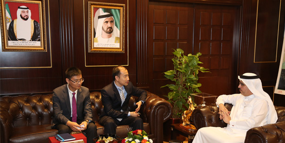 العضو المنتدب الرئيس التنفيذي لهيئة كهرباء ومياه دبي يستقبل القنصل العام لجمهورية الصين الشعبية في دبي