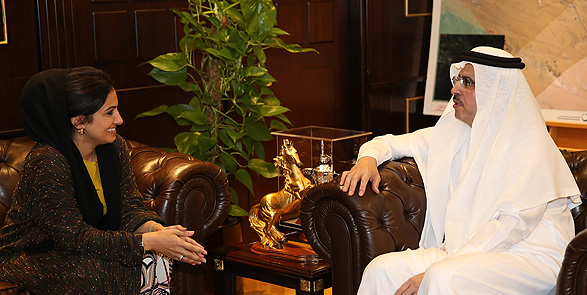 سعادة/ سعيد محمد الطاير يلتقي الرئيس التنفيذي لشركة "جنرال إلكتريك" في منطقة الخليج