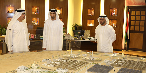 معالي وزير التغير المناخي والبيئة يزور هيئة كهرباء ومياه دبي 