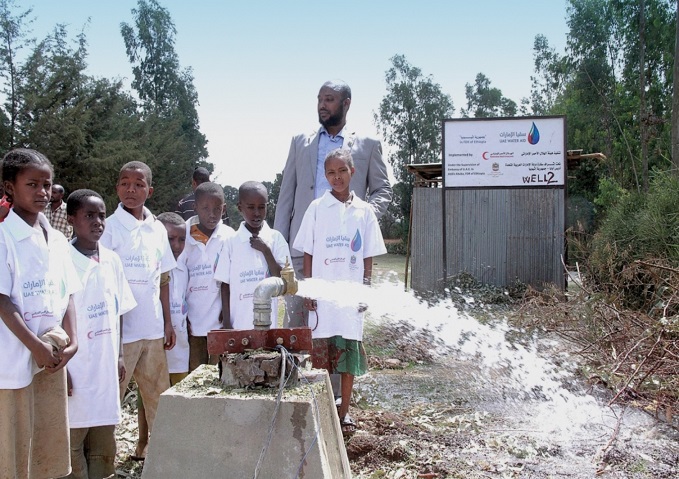 سقيا الإمارات" تدعم الجهود الإنسانية لدولة الإمارات عبر توفير مياه نقية لملايين المحرومين حول العالم