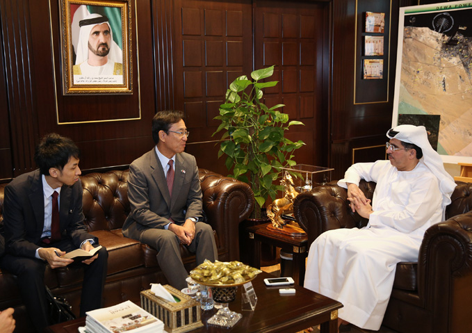 القنصل العام الياباني يثني على جهود هيئة كهرباء ومياه دبي في تعزيز الاستدامة