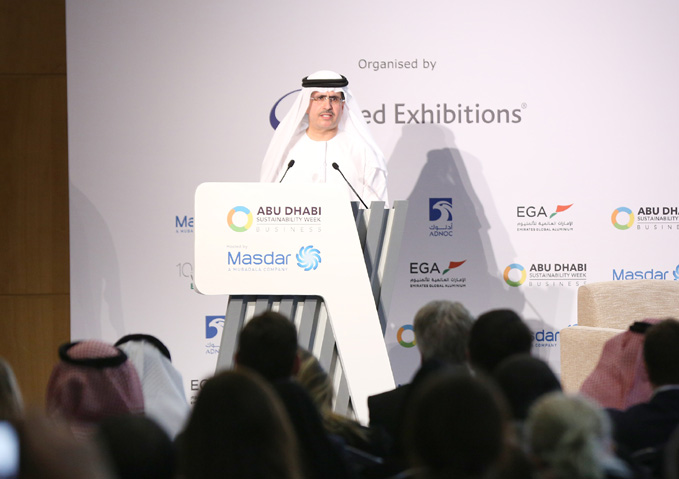 سعادة/ سعيد محمد الطاير يستعرض مبادرات ومشروعات هيئة كهرباء ومياه دبي للنهوض بطاقة المستقبل وتقنيات الطاقة النظيفة