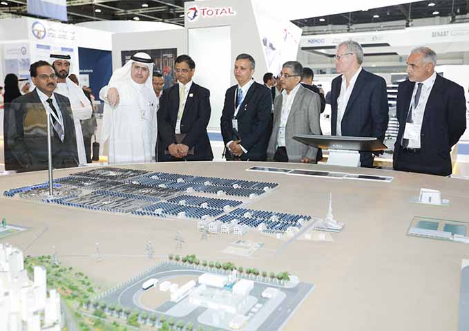 العضو المنتدب الرئيس التنفيذي لهيئة كهرباء ومياه دبي يبحث تعزيز التعاون في مجال الطاقة المتجددة والنظيفة مع وزير الطاقة الهندي