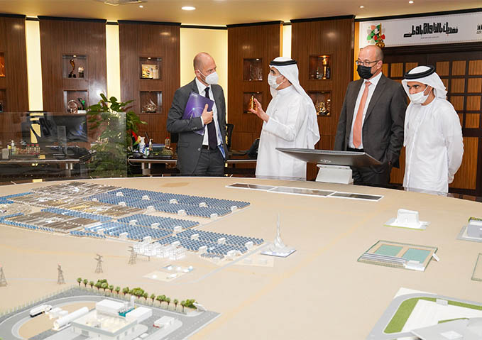 العضو المنتدب الرئيس التنفيذي لهيئة كهرباء ومياه دبي يستقبل وفداً رفيعاً من "سيمنس للطاقة"