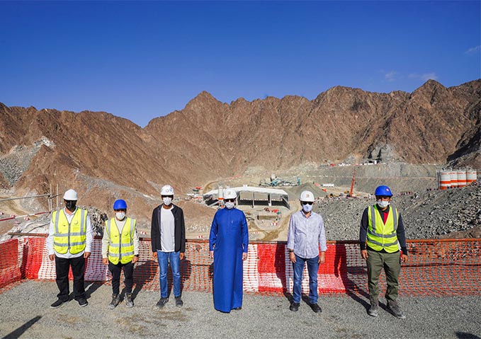 معالي سعيد محمد الطاير يطّلع على تقدم سير الأعمال في مشروع المحطة الكهرومائية في حتا