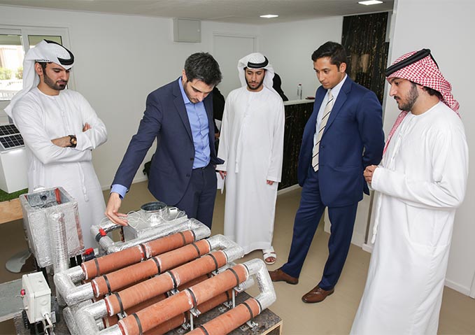 هيئة كهرباء ومياه دبي تعقد جلسة خاصة لتقييم المشاريع المبتكرة للفرق المشاركة في الدفعة الثالثة من برنامج سفراء الكربون