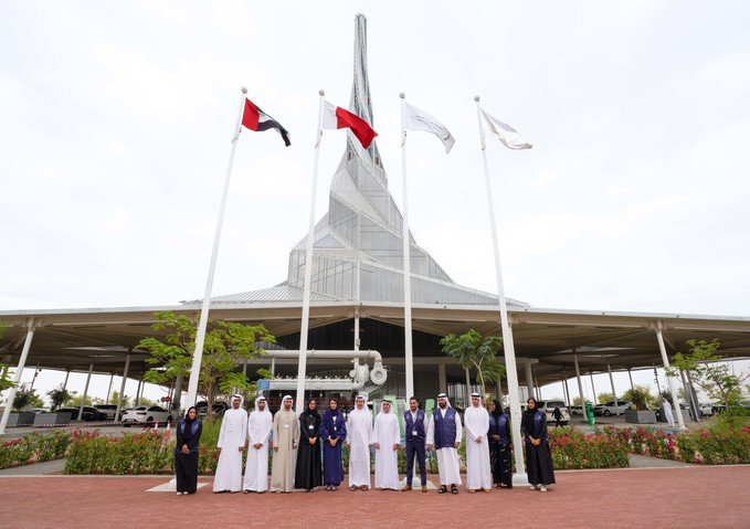  HE Saeed Mohammed Al Tayer visits DEWA’s Innovation Centre at the Mohammed bin Rashid Al Maktoum Solar Park