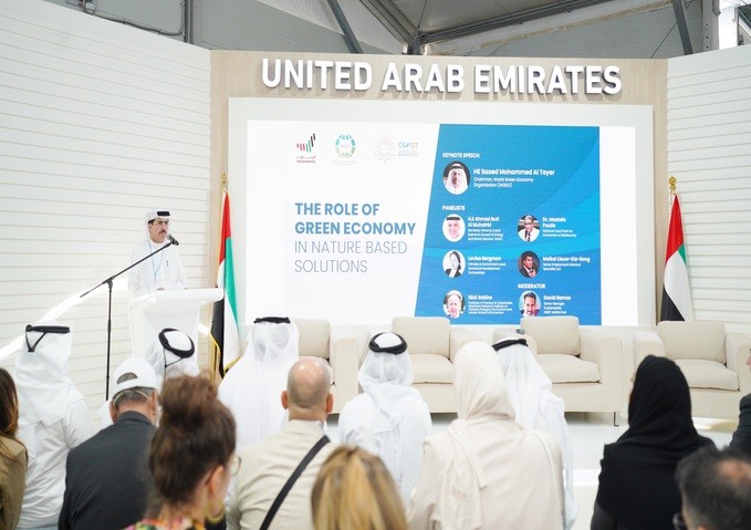 معالي سعيد محمد الطاير يسلط الضوء على أوجه التعاون بين "المنظمة العالمية للاقتصاد الأخضر" والجهات العالمية المعنية لمناقشة دور الاقتصاد الأخضر في الحلول المبنية على الطبيعة خلال مؤتمر الأطراف السابع والعشرين