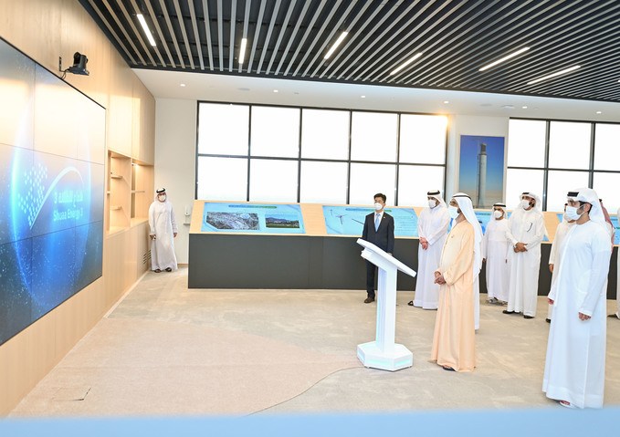 محمد بن راشد يدشن المشروع الأول من المرحلة الخامسة في مجمع محمد بن راشد آل مكتوم للطاقة الشمسية بقدرة 300 ميجاوات