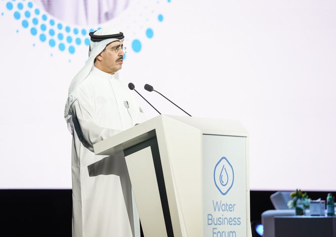 العضو المنتدب الرئيس التنفيذي لهيئة كهرباء ومياه دبي يشارك تجربة دبي الريادية في مجال الأمن المائي 