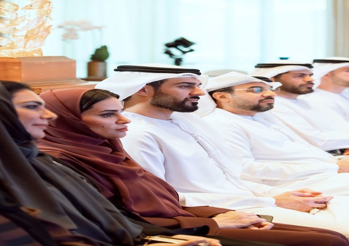 مركز محمد بن راشد لإعداد القادة ينظّم جلسة حوارية لقيادات الصفين الثاني والثالث في دبي