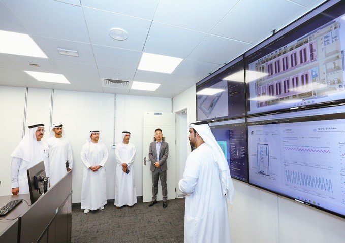 Saeed Mohammed Al Tayer reviews progress on the largest green data centre in the Middle East and North Africa implemented by Moro