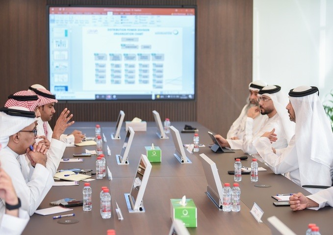 هيئة كهرباء ومياه دبي تستقبل وفداً من الشركة السعودية للكهرباء لتبادل الخبرات في مجال توزيع الطاقة
