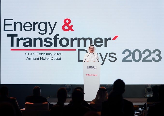معالي سعيد محمد الطاير يلقي كلمة رئيسية في مؤتمر "أيام الطاقة والمحولات" في دبي الذي نظمته شركة هيتاشي إنرجي