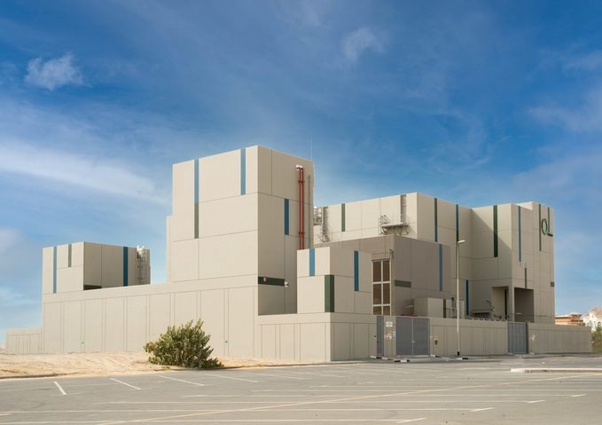 DEWA’s electricity transmission and distribution lines reached 42,586.71 kms, and water transmission lines spread across 13,769 kms last year