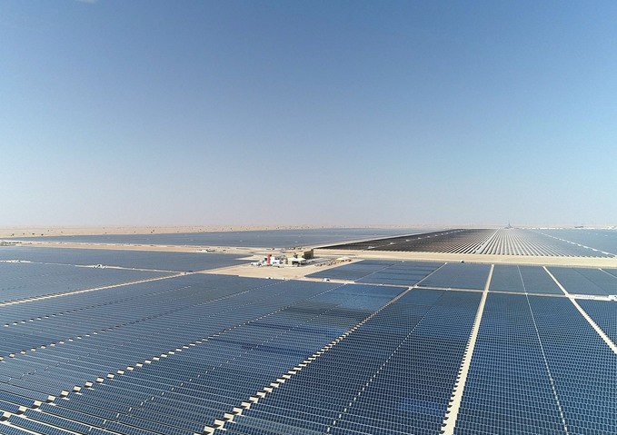 هيئة كهرباء ومياه دبي تتلقى أربعة عروض من شركات عالمية لعقد الخدمات الاستشارية للمرحلة السادسة من مجمّع محمد بن راشد آل مكتوم للطاقة الشمسية
