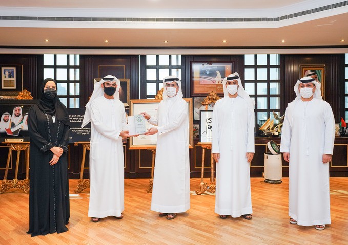 DEWA receives the 100% Paperless Stamp from Smart Dubai