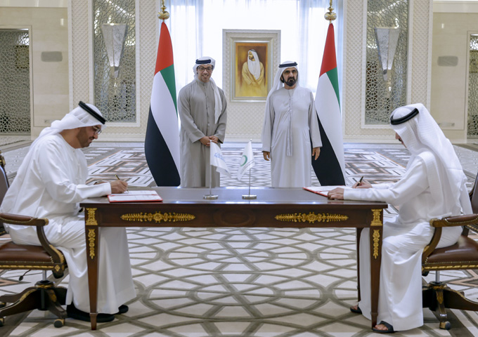 Mohammed bin Rashid witnesses signing of agreement between Masdar and DEWA to deliver 6th phase of world’s largest single-site solar park PV Project