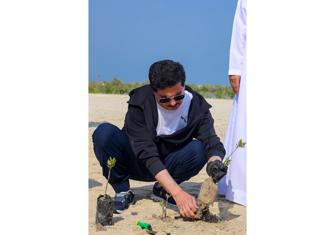 HE Al Tayer participates in planting of mangrove trees at one of the most important natural reserves in Dubai