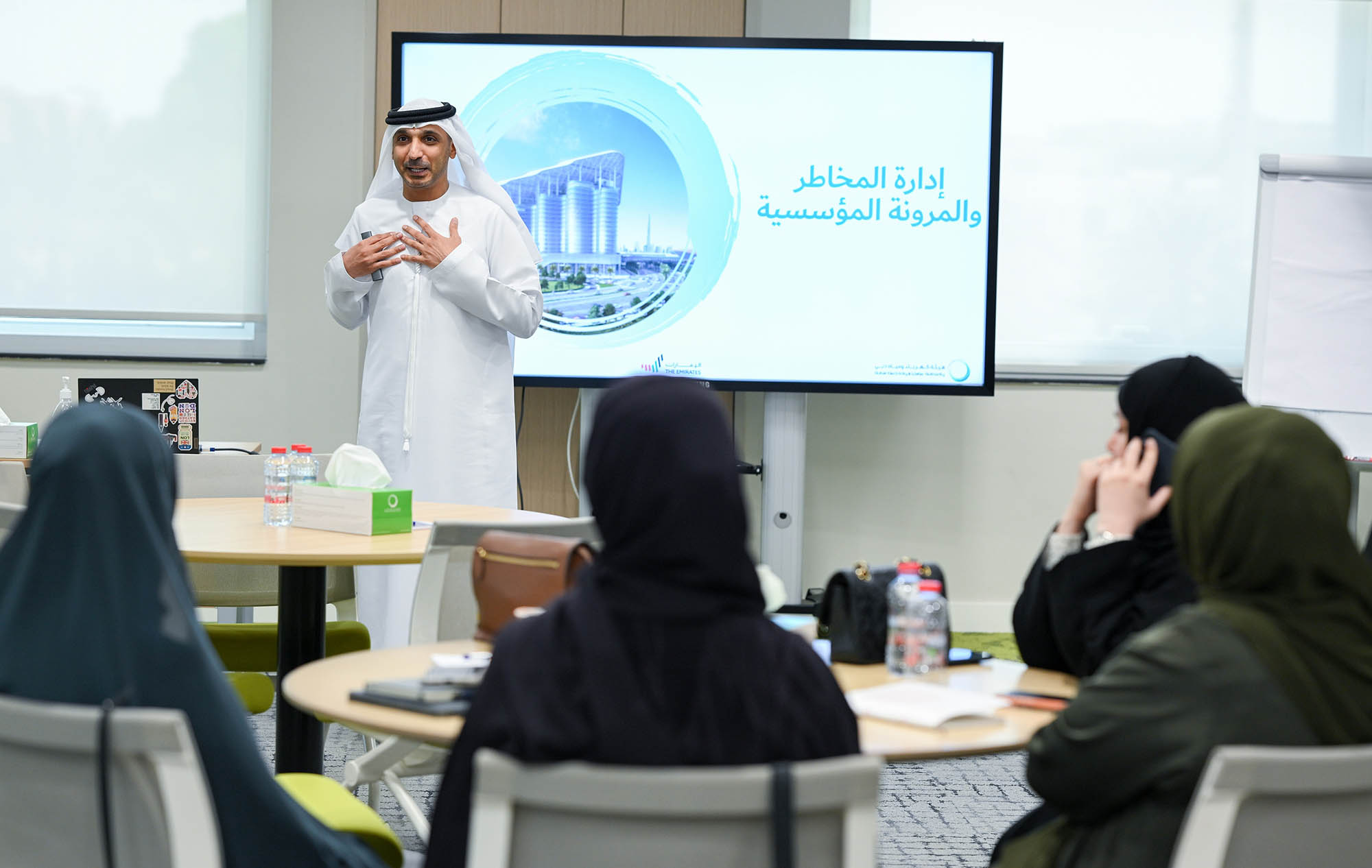 هيئة كهرباء ومياه دبي تؤهل دفعة جديدة من الكفاءات الوطنية ضمن الدورة الخامسة من برنامج «بناء قدرات خبراء التميز والتقييم»