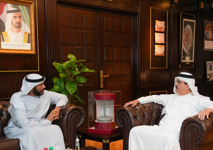 HE Saeed Al Tayer meets Acting Director General of Dubai Municipality to discuss strengthening co-operation