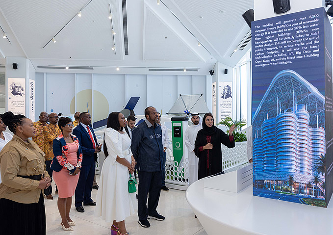 King of Eswatini learns about DEWA's efforts to achieve net zero by 2050 during his visit to the Mohammed bin Rashid Al Maktoum Solar Park