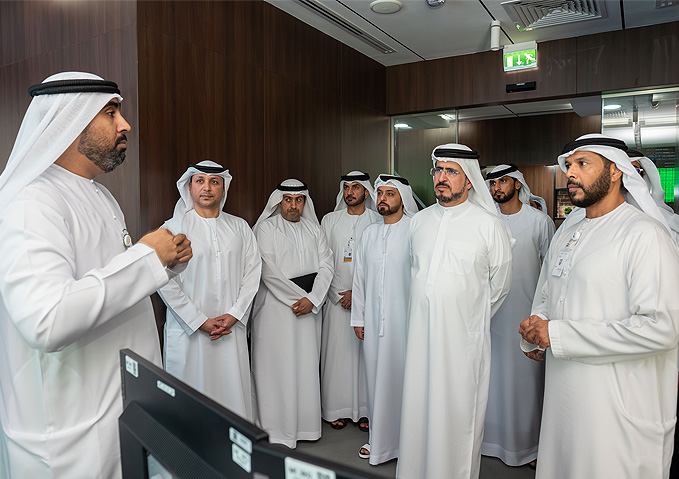 وفد رفيع المستوى من بلدية دبي يزور مركز "مورو" للاطلاع على بنيتها التحتية الرقمية المتقدّمة وقائمة حلولها الذكية