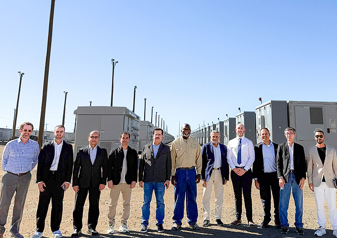 DEWA reviews the latest technologies integrating photovoltaic solar panels with battery energy storage in the United States