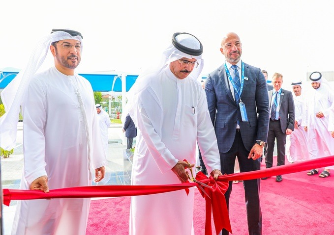 معالي سعيد محمد الطاير يدشن مركز تجربة المتعاملين الجديد التابع لشركة إيتون في دبي  